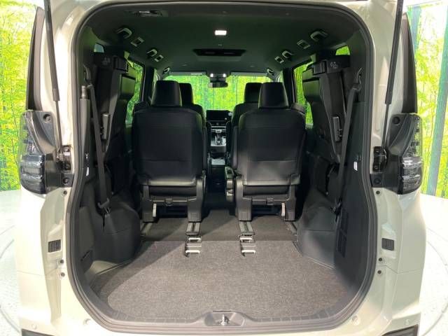 Toyota VOXY HYBRID 2022-10 19086-11