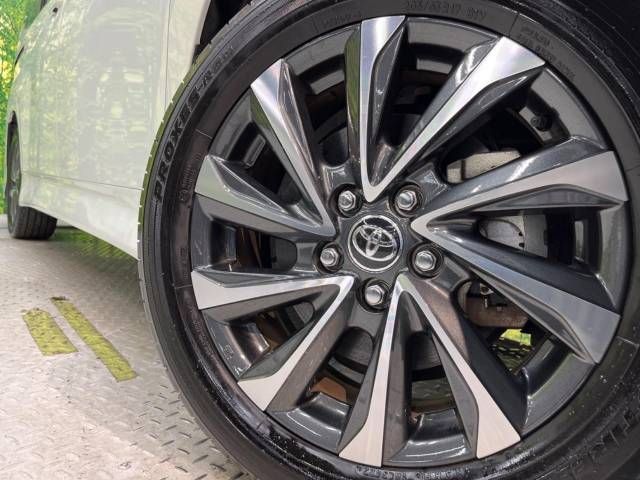 Toyota VOXY HYBRID 2022-10 19086-14