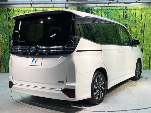 Toyota VOXY HYBRID 2022-10 19086-18