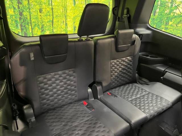 Toyota VOXY HYBRID 2022-10 19086-10