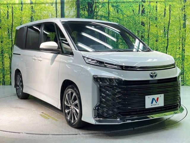 Toyota VOXY HYBRID 2022-10 19086-17