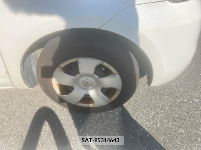 Toyota SIENTA 2010-09 394071-6