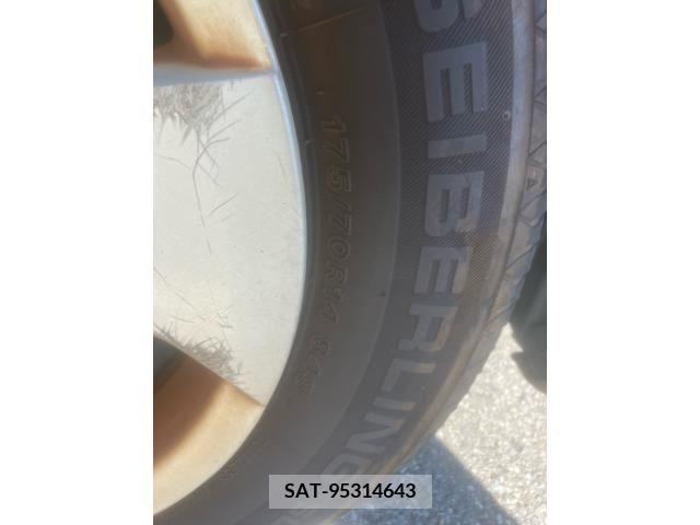 Toyota SIENTA 2010-09 394071-5