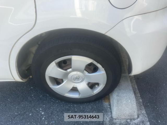 Toyota SIENTA 2010-09 394071-9
