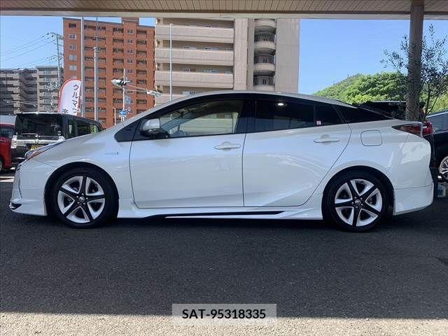 Toyota PRIUS 2016-07 281916-10