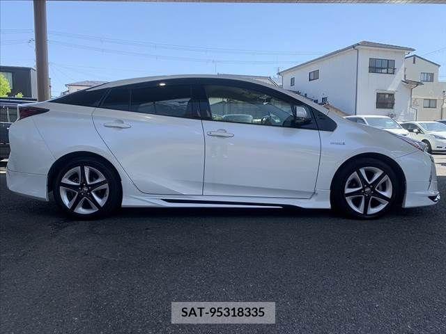 Toyota PRIUS 2016-07 281916-9