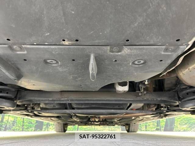 Toyota PRIUS 2013-06 322046-19