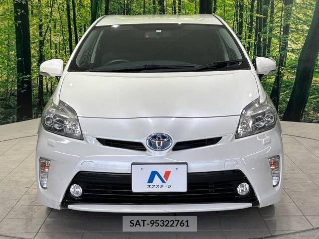 Toyota PRIUS 2013-06 322046-14