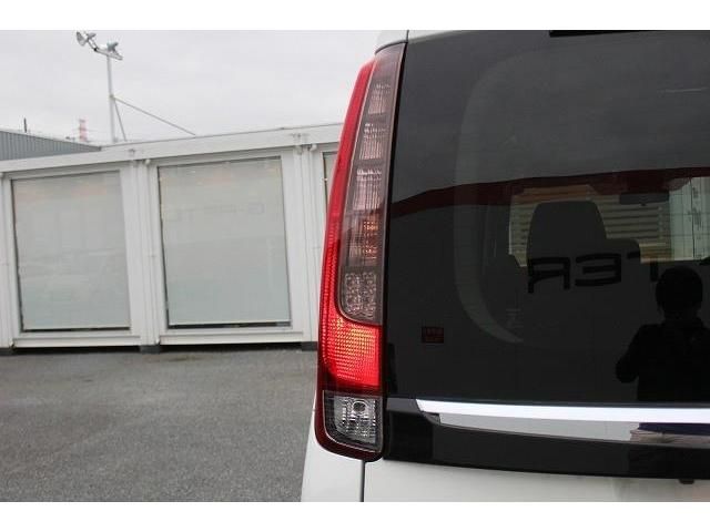Toyota ESQUIRE 2015-04 195083-11