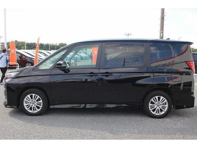 Toyota NOAH 2022-04 23509-6