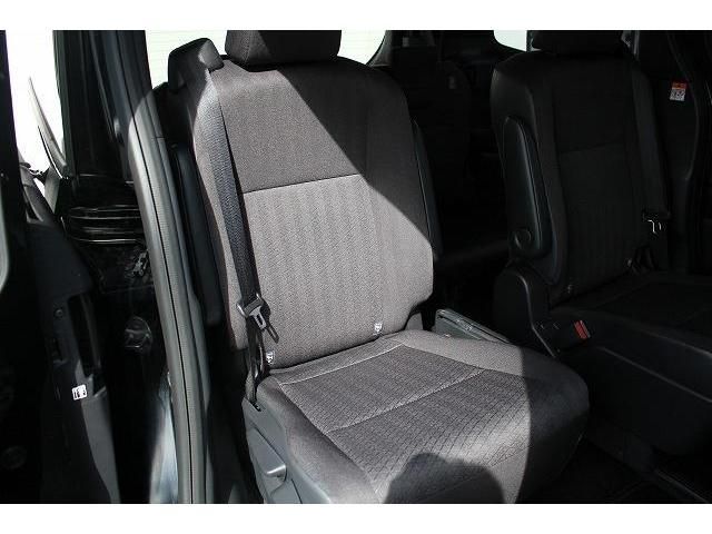 Toyota NOAH 2022-04 23509-13