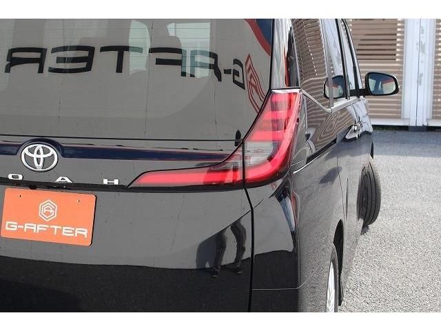 Toyota NOAH 2022-04 23509-11