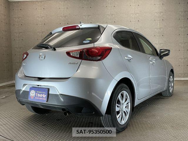 Mazda DEMIO 2017-07 233266-1