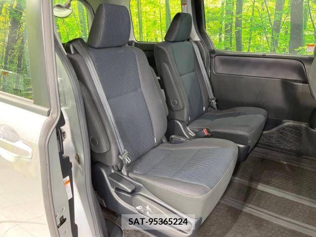 Toyota VOXY 2016-03 288948-9