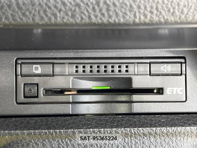 Toyota VOXY 2016-03 288948-6