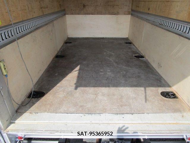 Nissan ATLAS 2014-12 260821-12