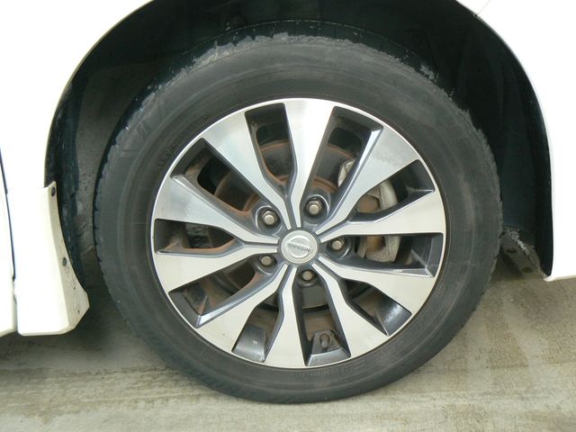 Nissan SERENA 2016-01 193206-18