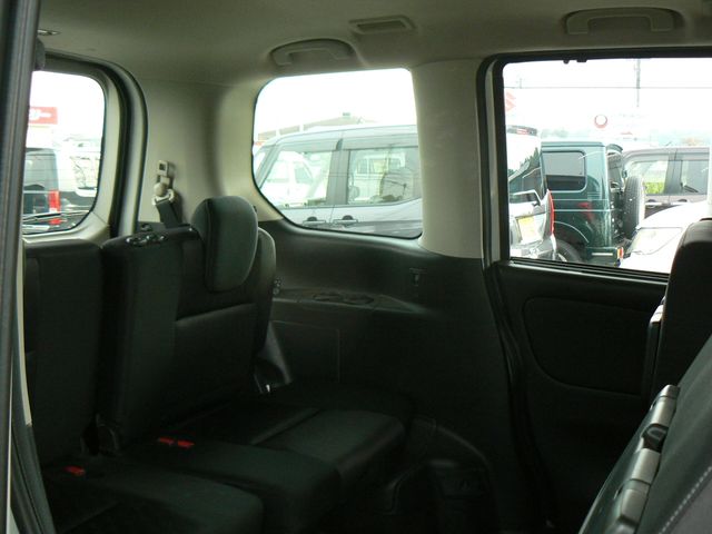 Nissan SERENA 2016-01 193206-8