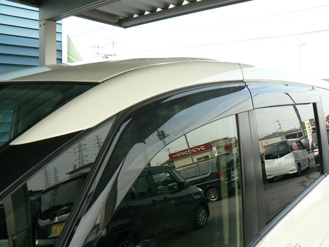 Nissan SERENA 2016-01 193206-25