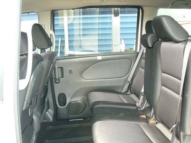 Nissan SERENA 2016-01 193206-27