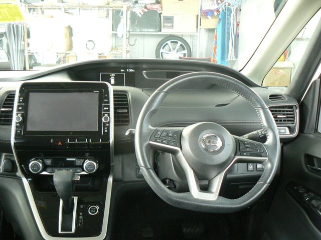 Nissan SERENA 2016-01 193206-5