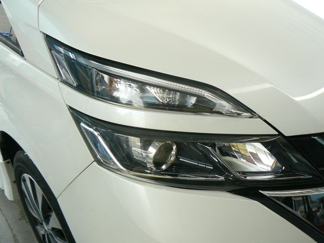 Nissan SERENA 2016-01 193206-19