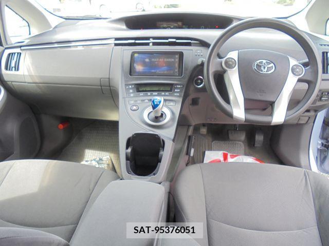 Toyota PRIUS 2011-08 350537-1