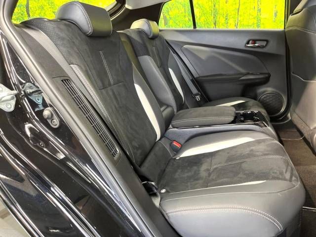 Toyota PRIUS PHV 2018-02 23935-9