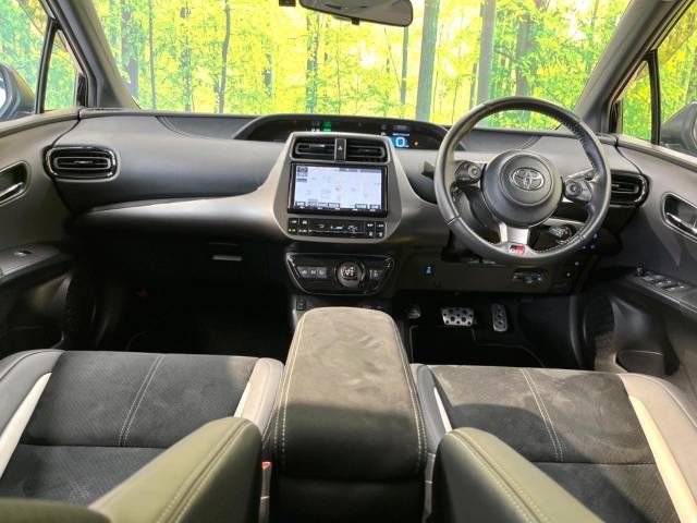Toyota PRIUS PHV 2018-02 23935-1