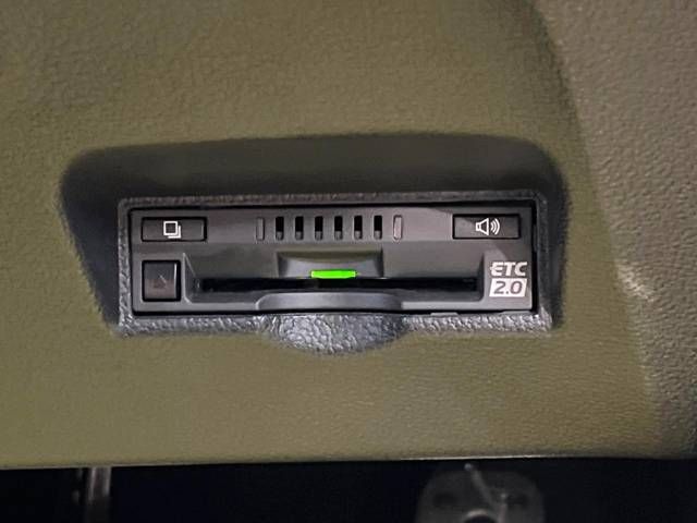 Toyota PRIUS PHV 2018-02 23935-7