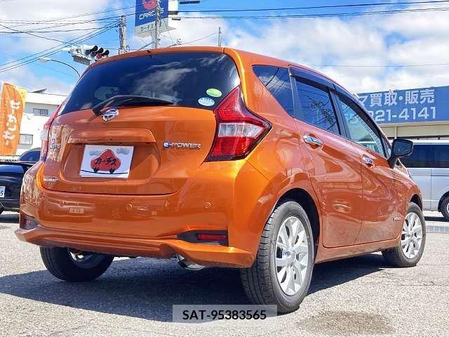 Nissan NOTE 2017-04 279992-2