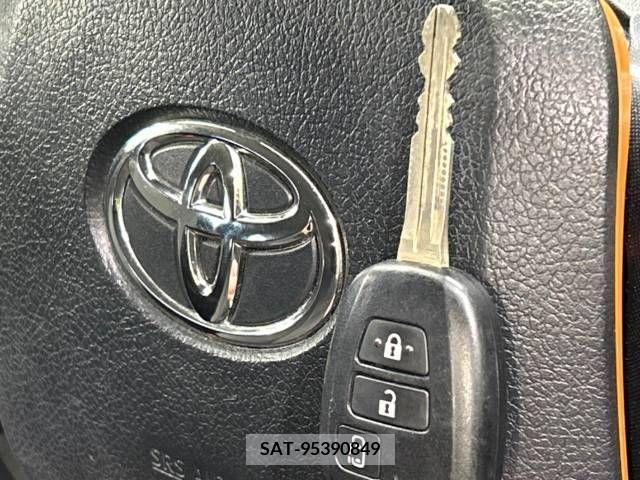 Toyota SIENTA 2018-10 298362-7