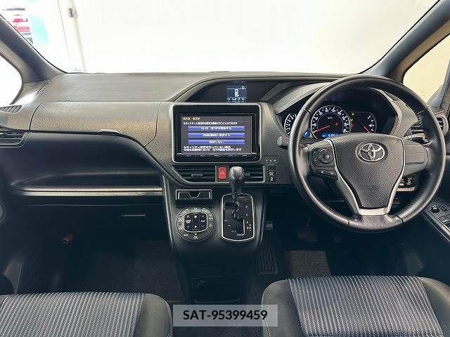 Toyota VOXY 2016-02 321450-1