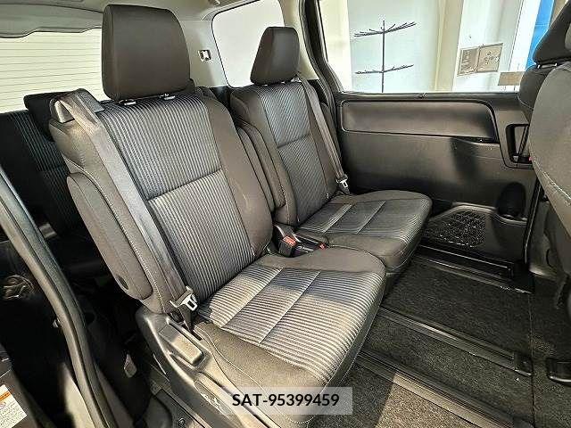 Toyota VOXY 2016-02 321450-9