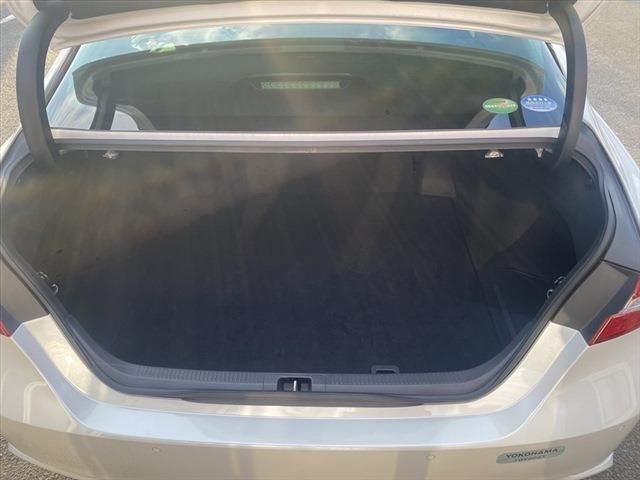 Toyota CAMRY HYBRID 2019-09 17028-23