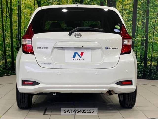 Nissan NOTE 2016-11 329904-15