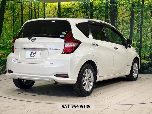 Nissan NOTE 2016-11 329904-17