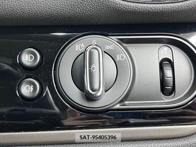 Bmw MINI 2019-08 389716-8