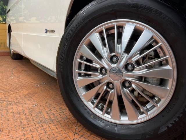 Nissan SERENA 2018-05 189040-13