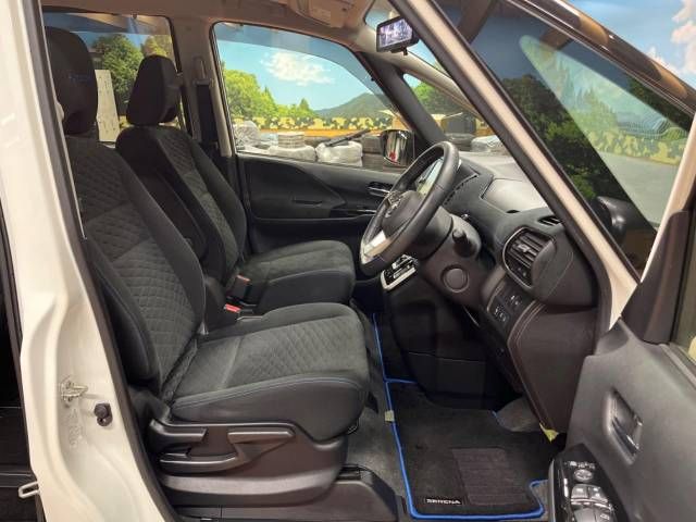 Nissan SERENA 2018-05 189040-8