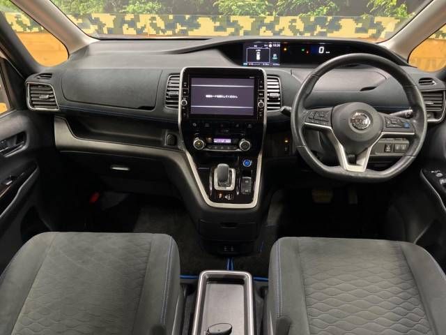 Nissan SERENA 2018-05 189040-1
