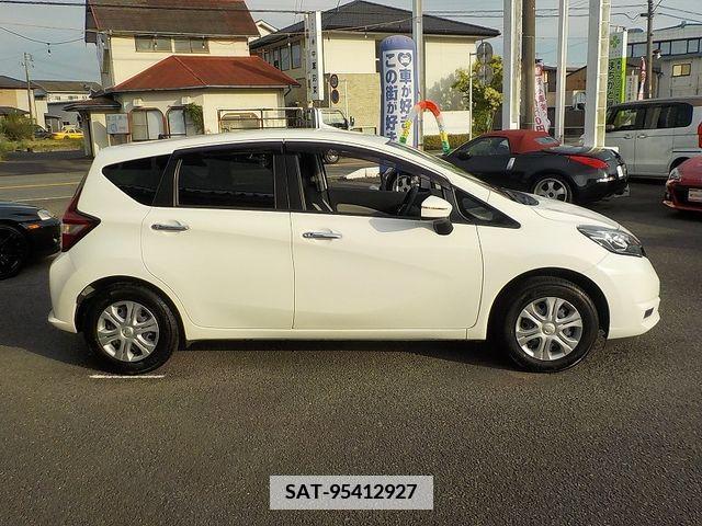 Nissan NOTE 2017-09 365321-7