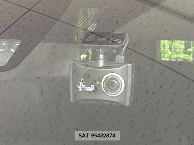 Toyota NOAH 2019-06 365091-7
