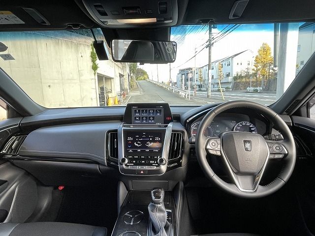 Toyota CROWN SEDAN 2018-09 183904-1