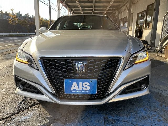 Toyota CROWN SEDAN 2018-09 183904-3
