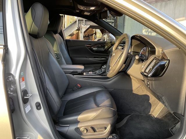 Toyota CROWN SEDAN 2018-09 183904-19