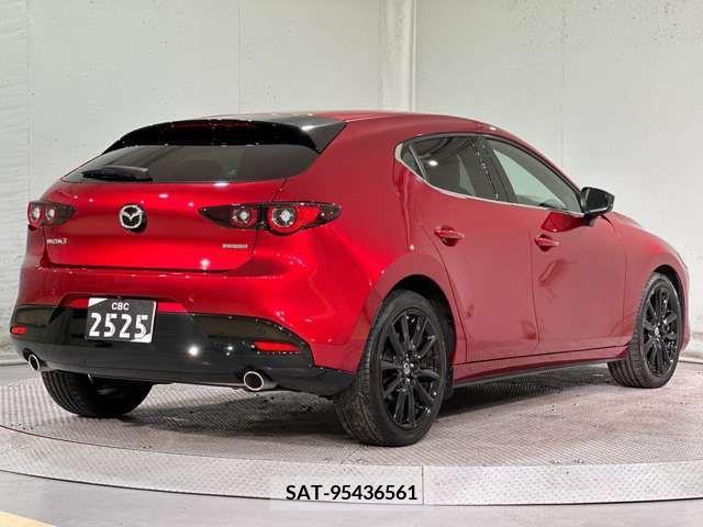Mazda MAZDA3 2022-03 276407-8