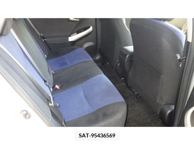 Toyota PRIUS 2012-08 371749-9