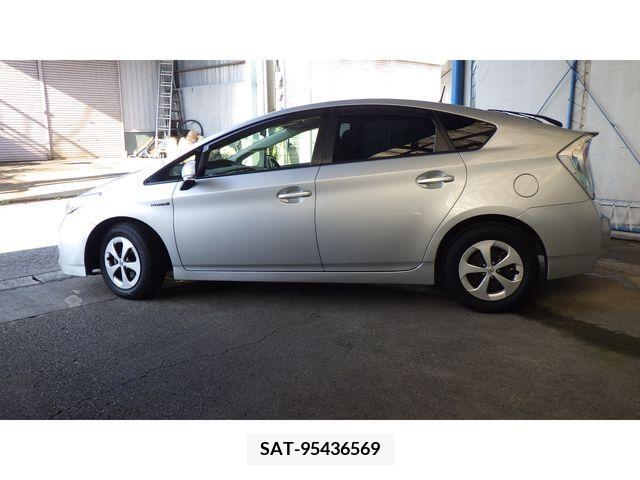 Toyota PRIUS 2012-08 371749-5