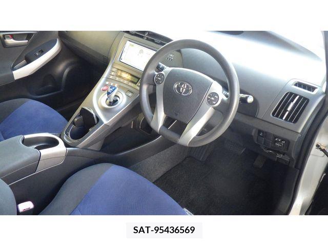 Toyota PRIUS 2012-08 371749-1